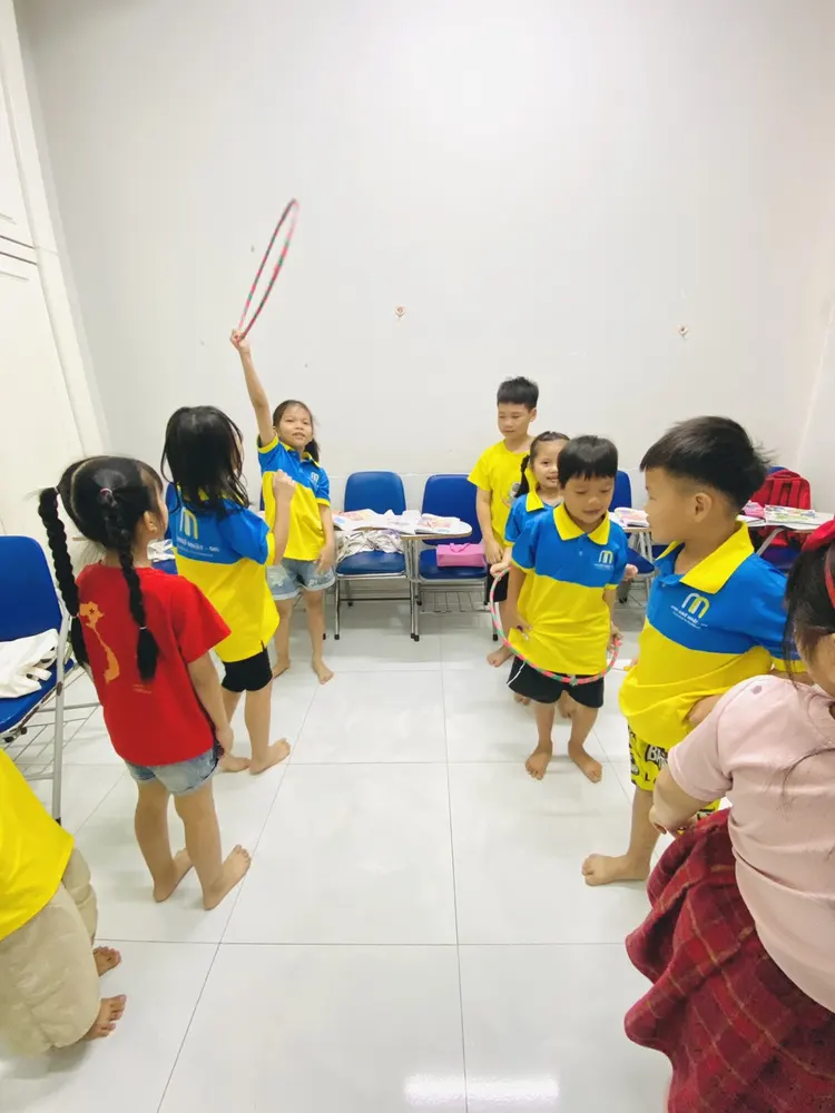 Học sinh trường THCS Phú Mỹ luyện đề thi tiếng Anh chuyển cấp tại đường D9 KDC Phú Tân